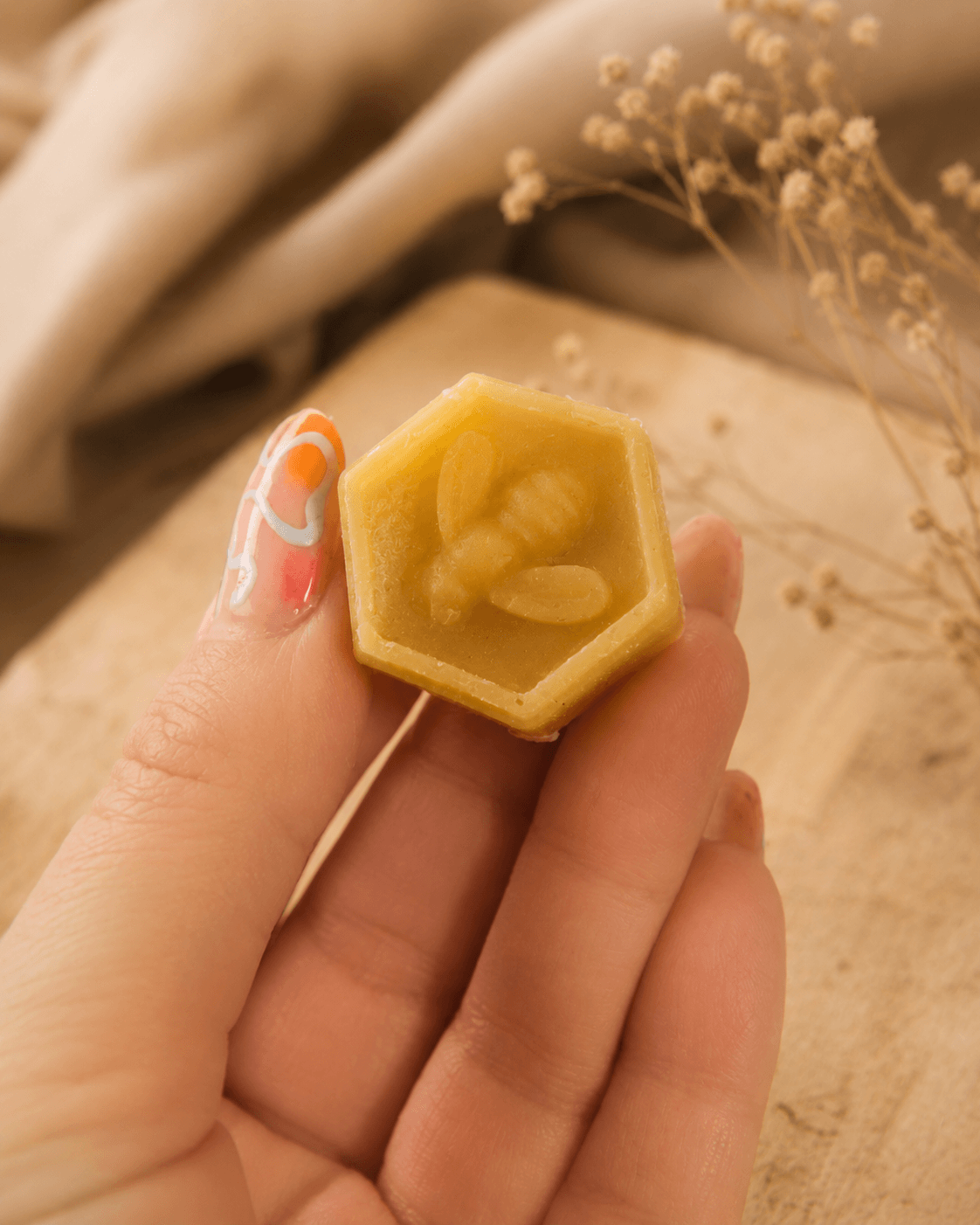 Cera de abeja para hilos de bordado