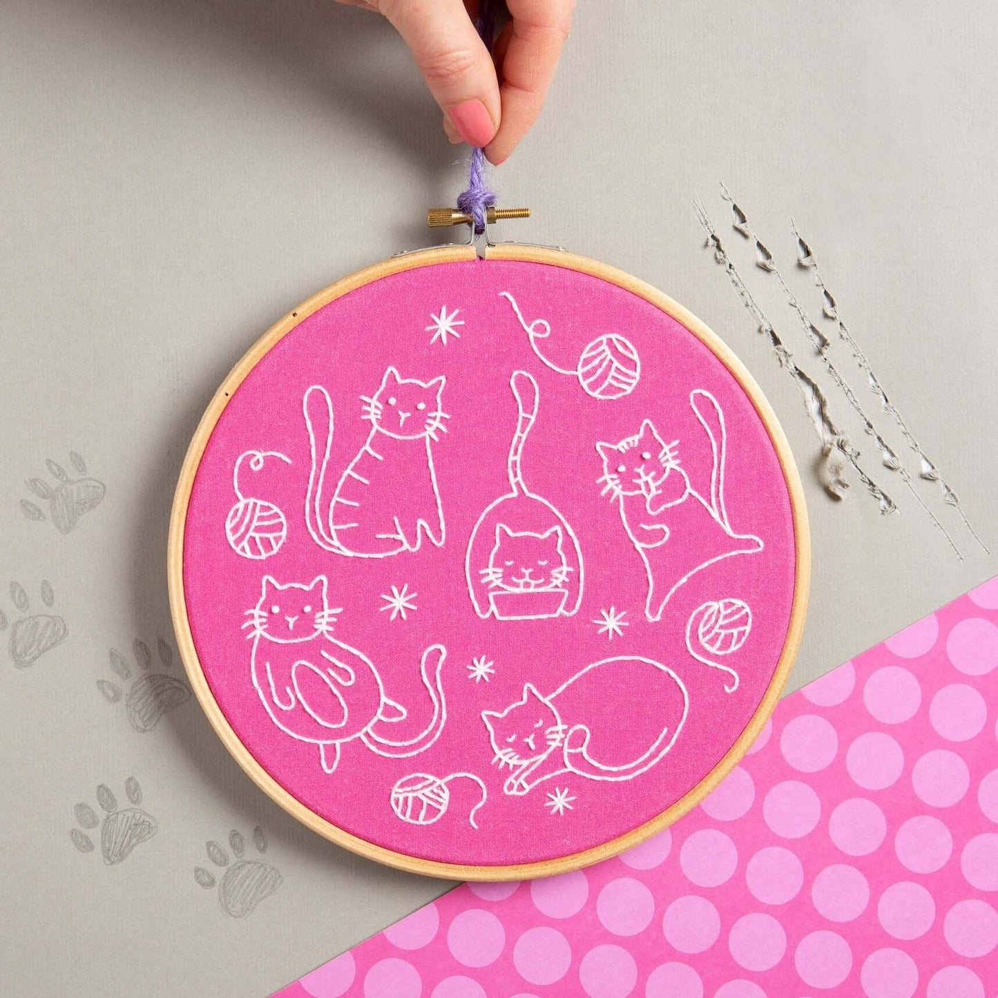 Kit de Bordado "Crafty Cats" de Hawthorn Handmade
