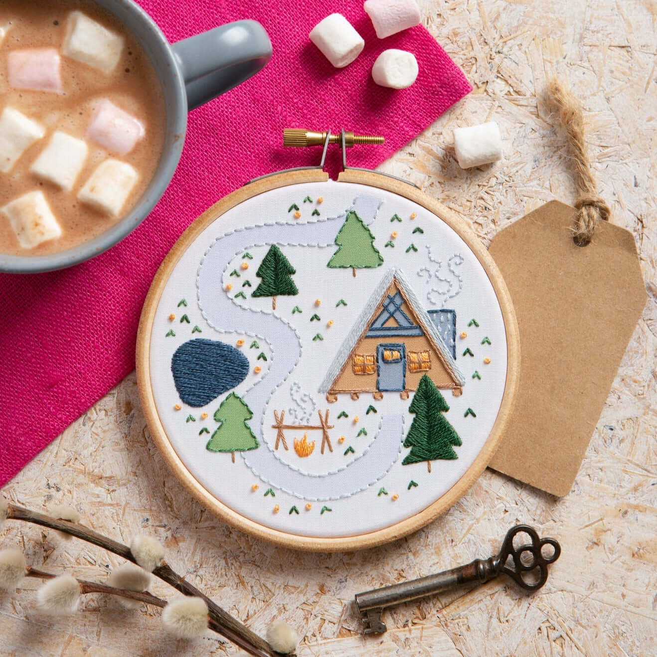 Kit de Bordado pequeño "Log Cabin" de Hawthorn Handmade