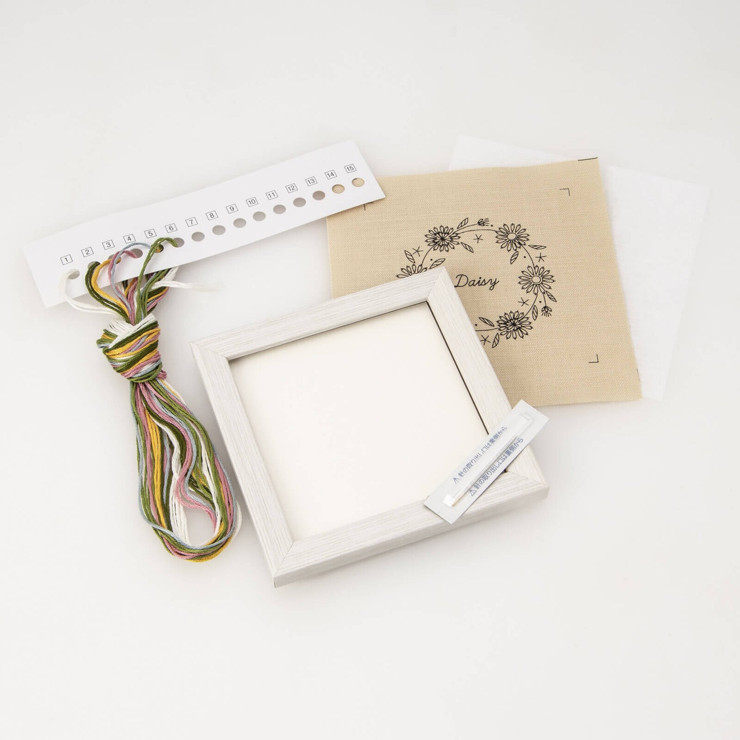 Kit de bordado "Margaritas" de Cosmo