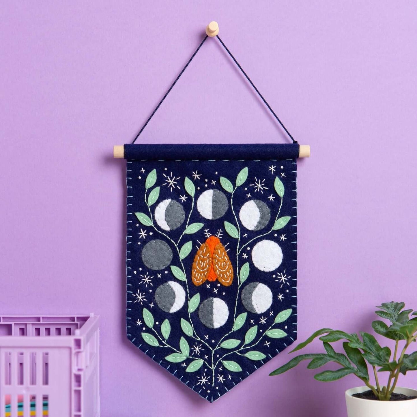 Kit de Costura de Fieltro "Banderín Celestial" de Hawthorn Handmade