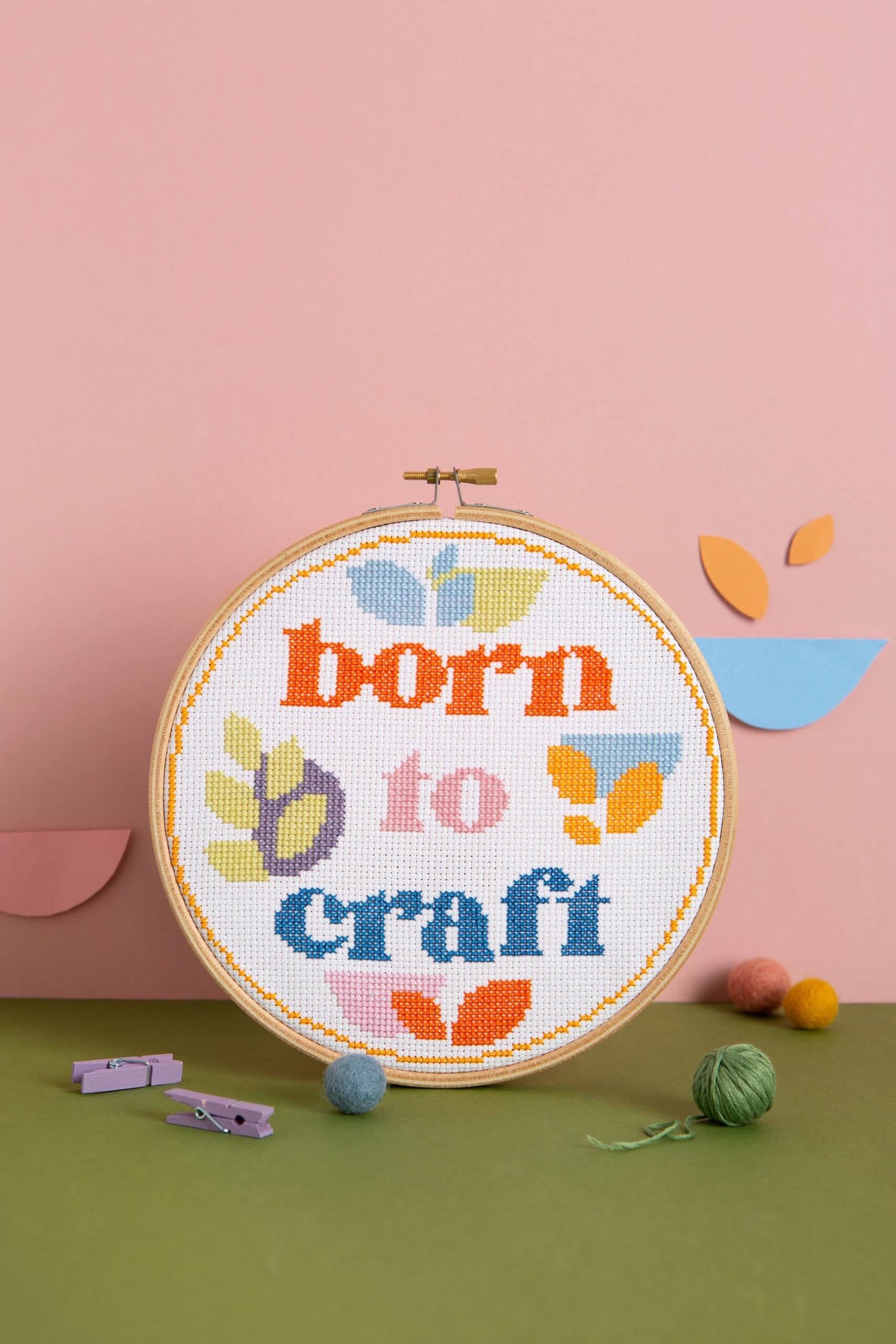Kit de Punto de Cruz "Born to Craft" de Hawthorn Handmade