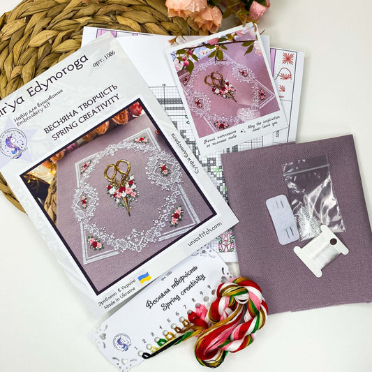 Kit de punto de cruz y bordado “Creatividad Primaveral Tijeras"
