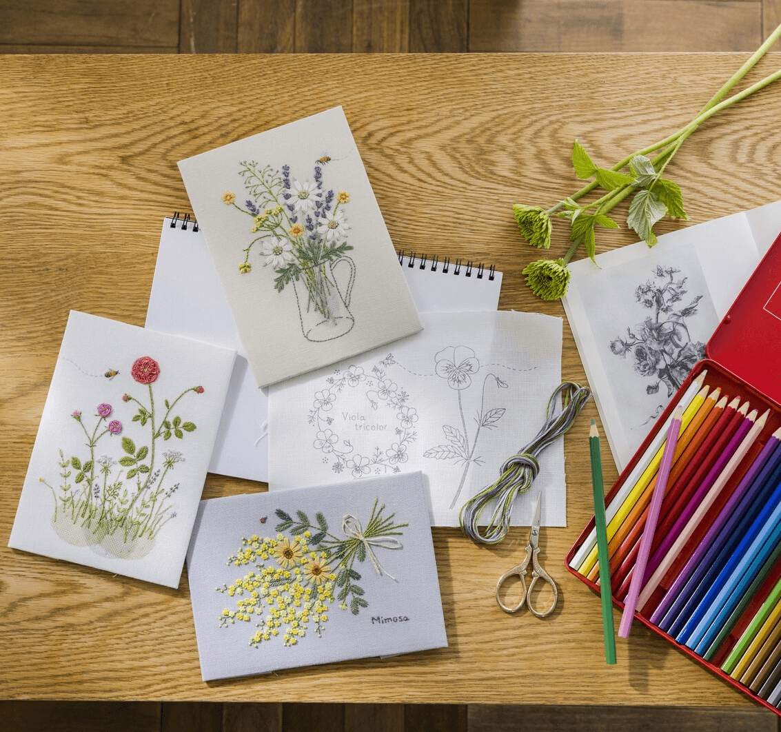 Kit de bordado "Ramo de flores", diseñado por Kazuko Aoki para Cosmo