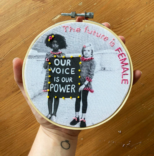 Kit de bordado El futuro es femenino – TheComptoir