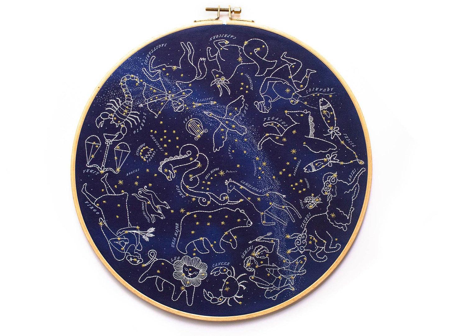 Kit de bordado de Kiriki Press para bordar un planisferio celeste con constelaciones del zodiaco
