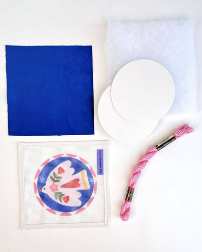 Kit de adorno en cañamazo Folk Bird Noon de Unwind Studio