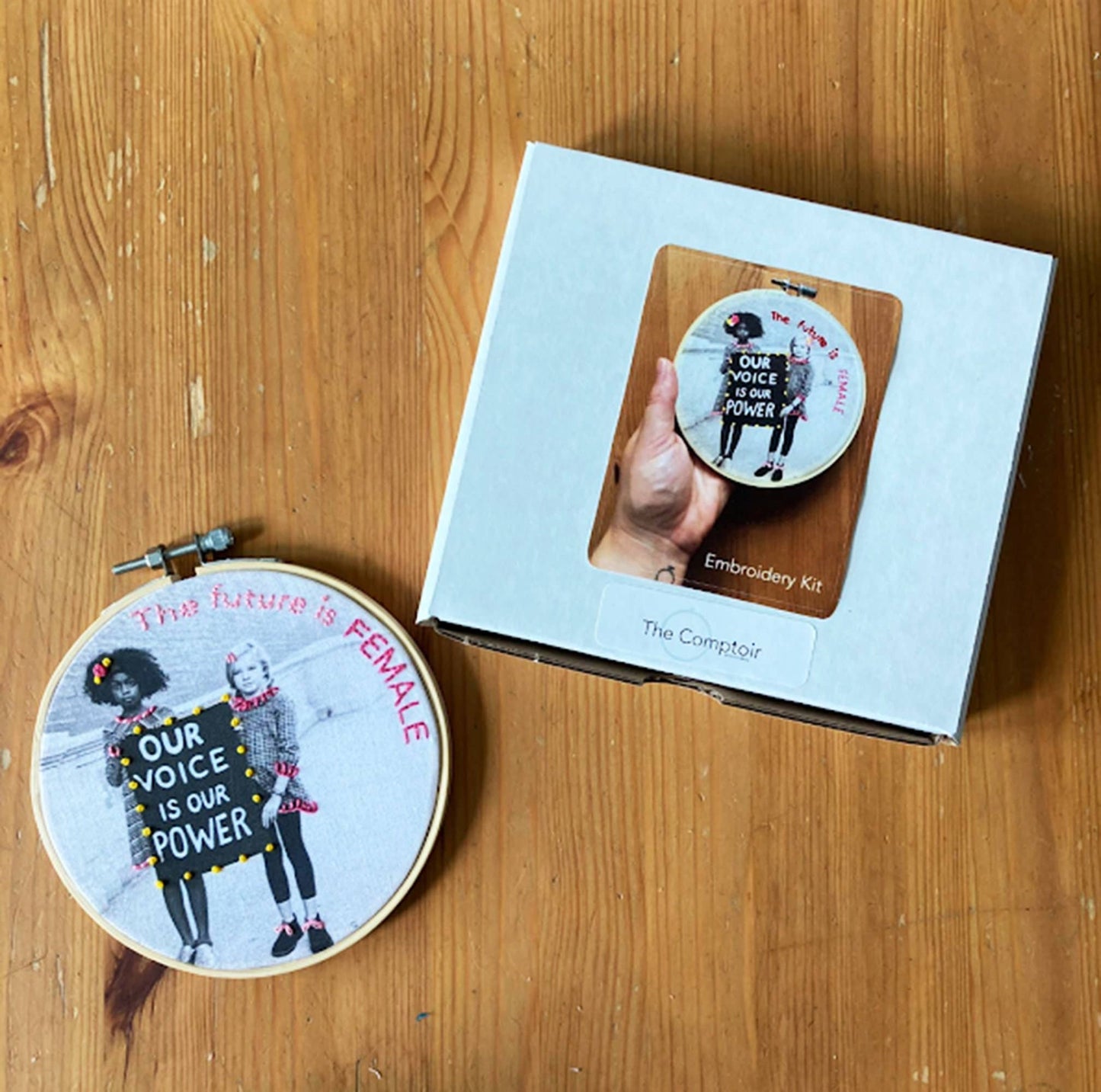 Kit de bordado El futuro es femenino – TheComptoir