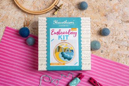 Kit de Bordado pequeño "Dorset Days" - Hawthorn Handmade