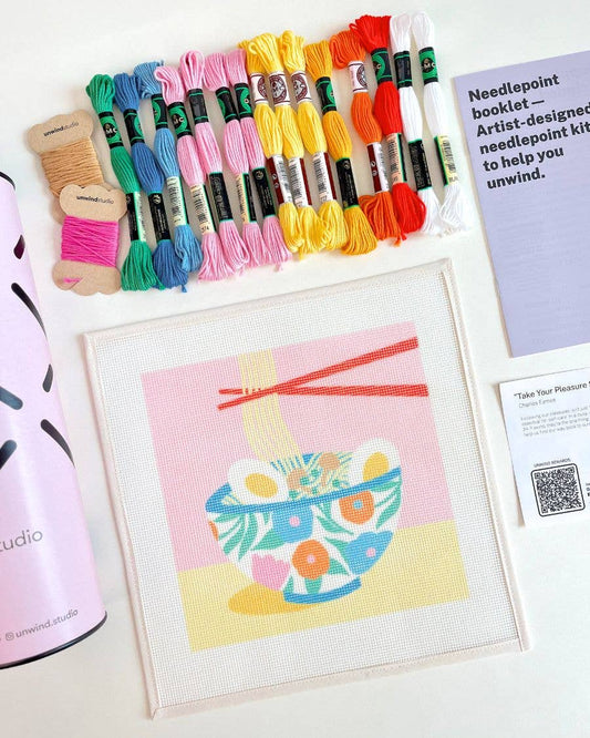 Kit de bordado en cañamazo Ramen Night de Unwind Studio