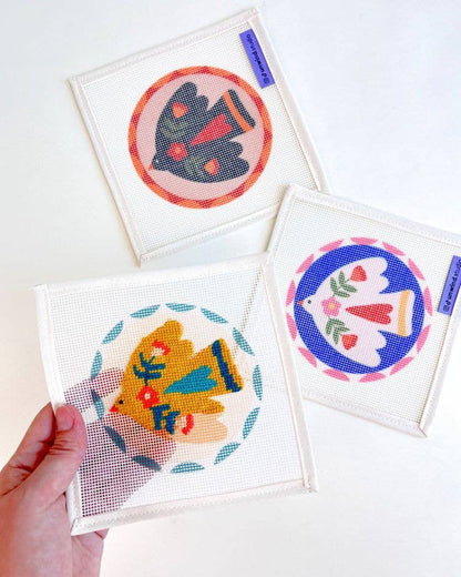 Kit de adorno en cañamazo Folk Bird Noon de Unwind Studio
