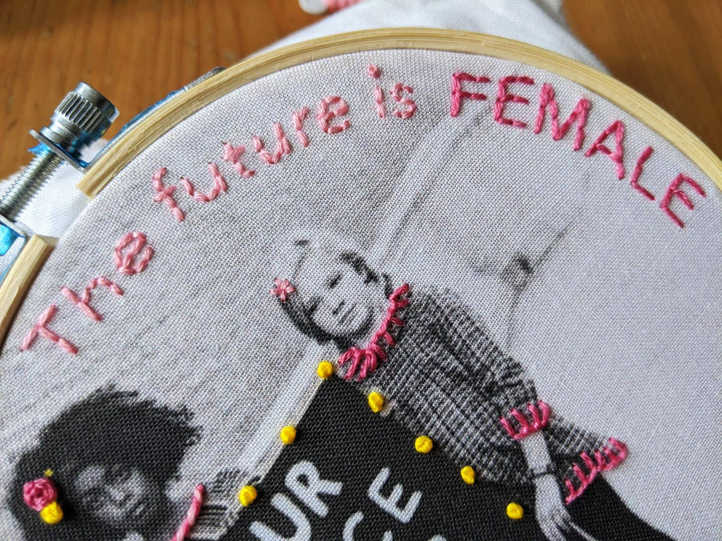 Kit de bordado El futuro es femenino – TheComptoir