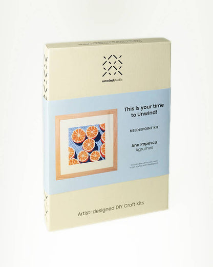 Kit de bordado en cañamazo Ramen Night de Unwind Studio
