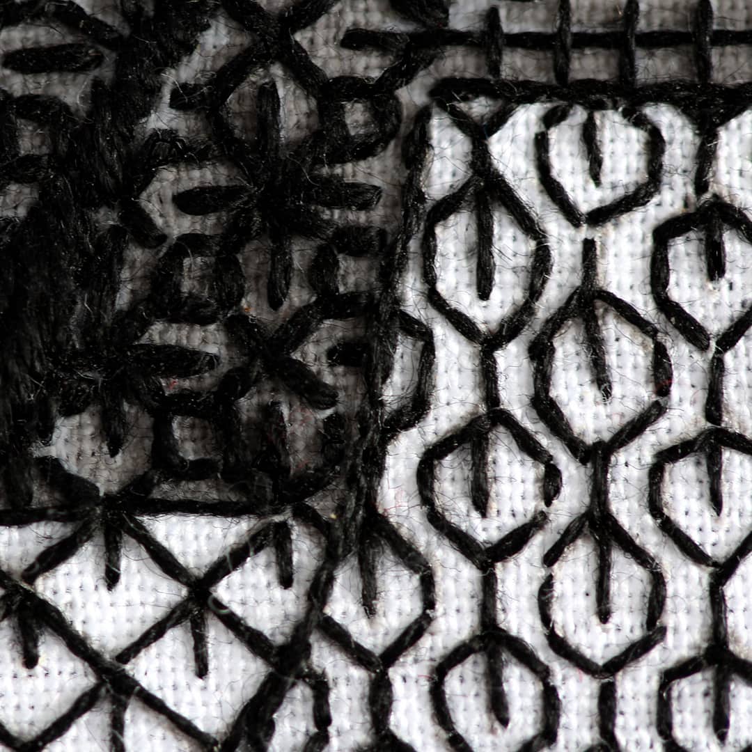 Kit de bordado "Sampler Casa Victoriana" de Kiriki Press