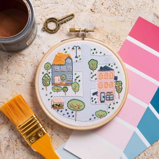 Kit de Bordado pequeño "Town Houses" de Hawthorn Handmade