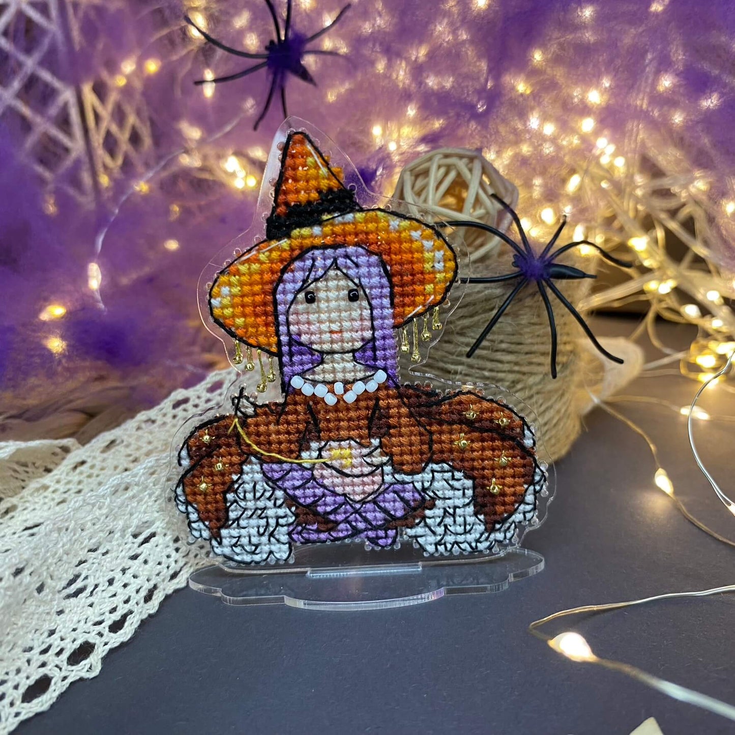 Kit de punto de cruz “Bruja Bordadora"