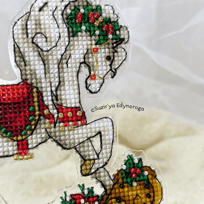 Kit de punto de cruz “Caballito de Navidad”