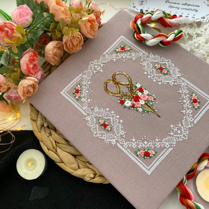 Kit de punto de cruz y bordado “Creatividad Primaveral Tijeras"