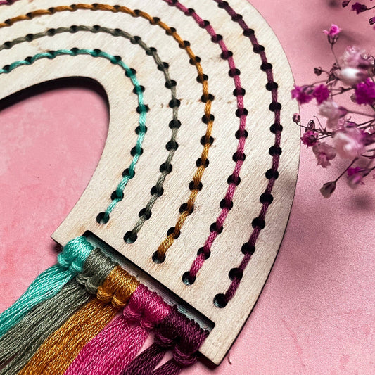 Kit de bordado en madera Arcoiris