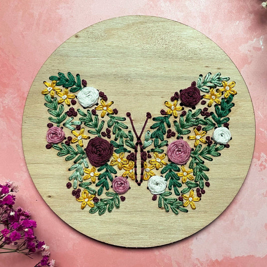 Kit de bordado en madera Mariposa Floral - Kneckes & Compagnie