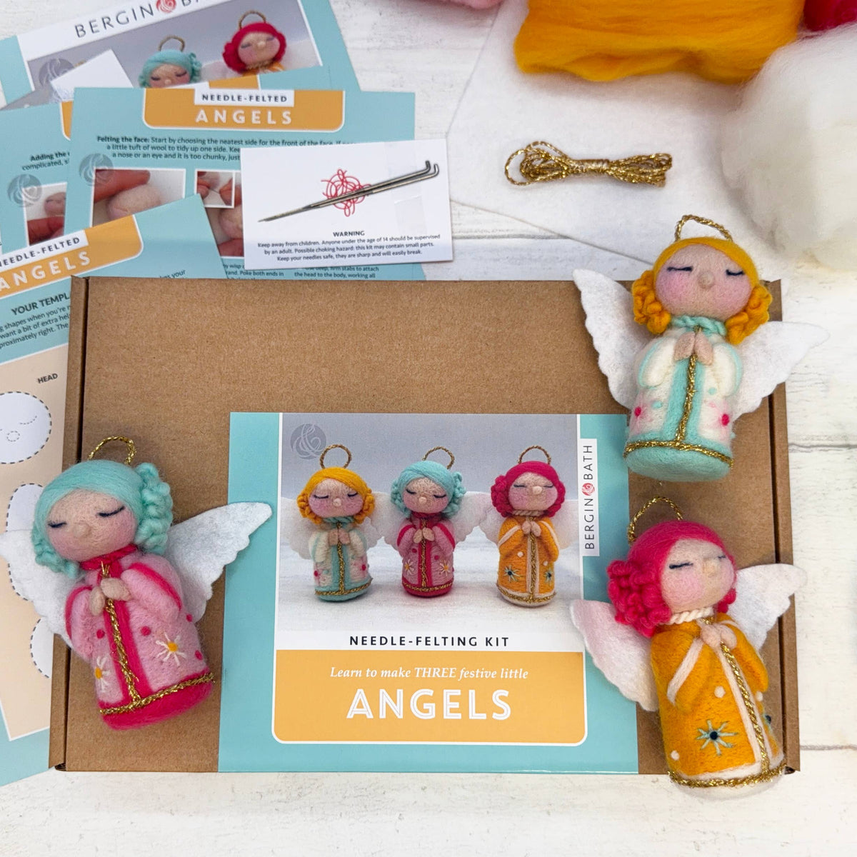 Kit de fieltro con aguja "Ángeles navideños" - Bergin & Bath 