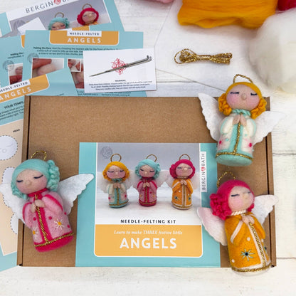 Kit de fieltro con aguja "Ángeles navideños" - Bergin & Bath 
