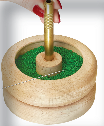 Herramienta para encordar cuentas de madera de haya Nurge