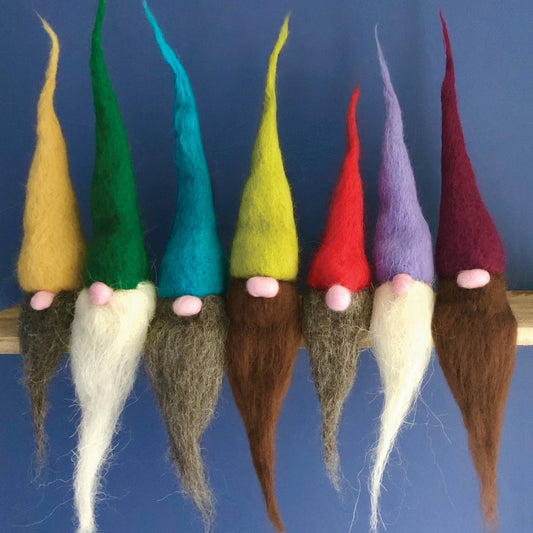 Título: Kit de fieltro con aguja "Siete gnomos traviesos" - Bergin & Bath
