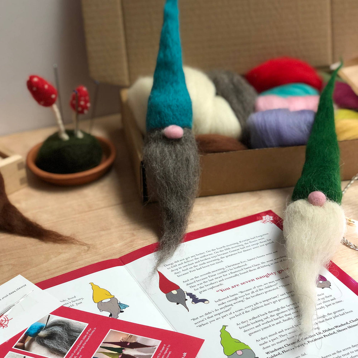 Título: Kit de fieltro con aguja "Siete gnomos traviesos" - Bergin & Bath 