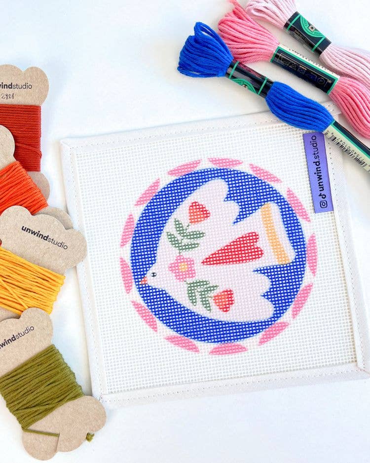Kit de adorno en cañamazo Folk Bird Noon de Unwind Studio