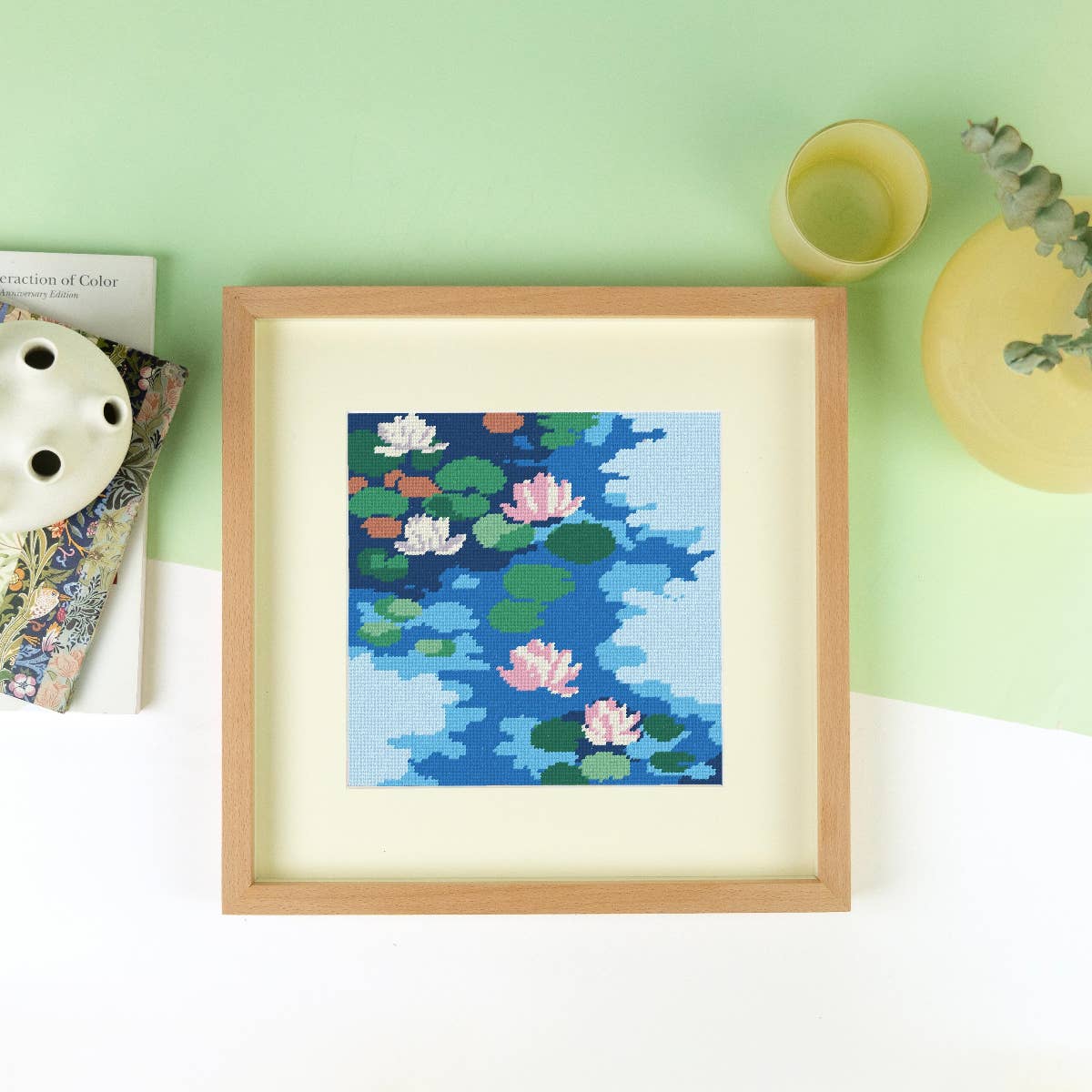 Kit de bordado en cañamazo Claude Monet – Water Lilies de Unwind Studio
