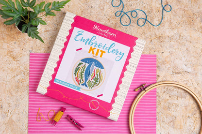 Kit de Bordado "Stargazing Whale" - Hawthorn Handmade